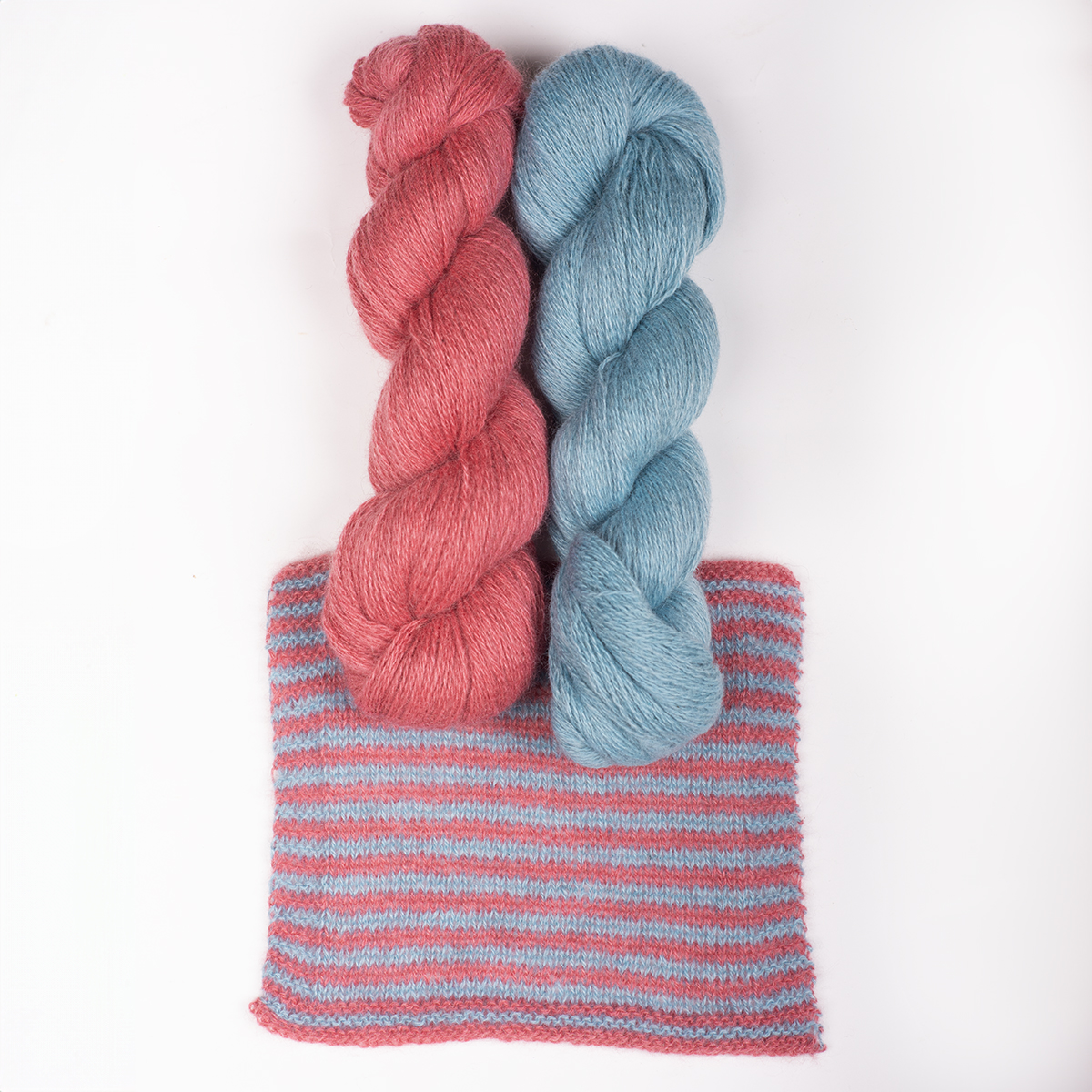 mYak_Yarn_Robins Egg Flamingo_SW_01