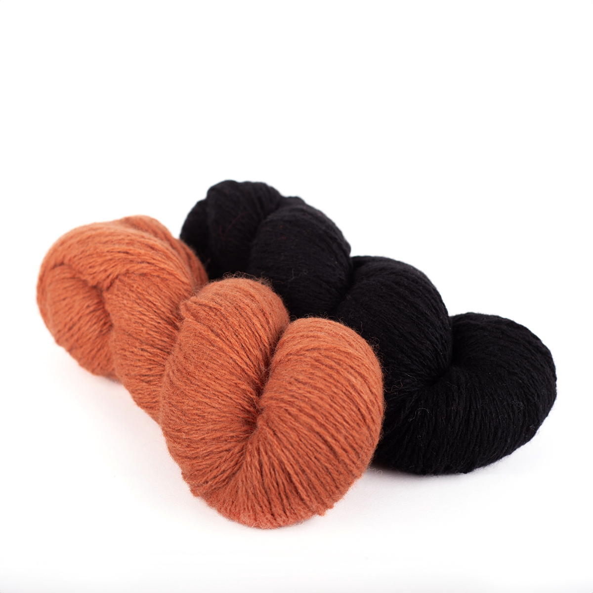 MYAK YARN Cannella Black Petunia