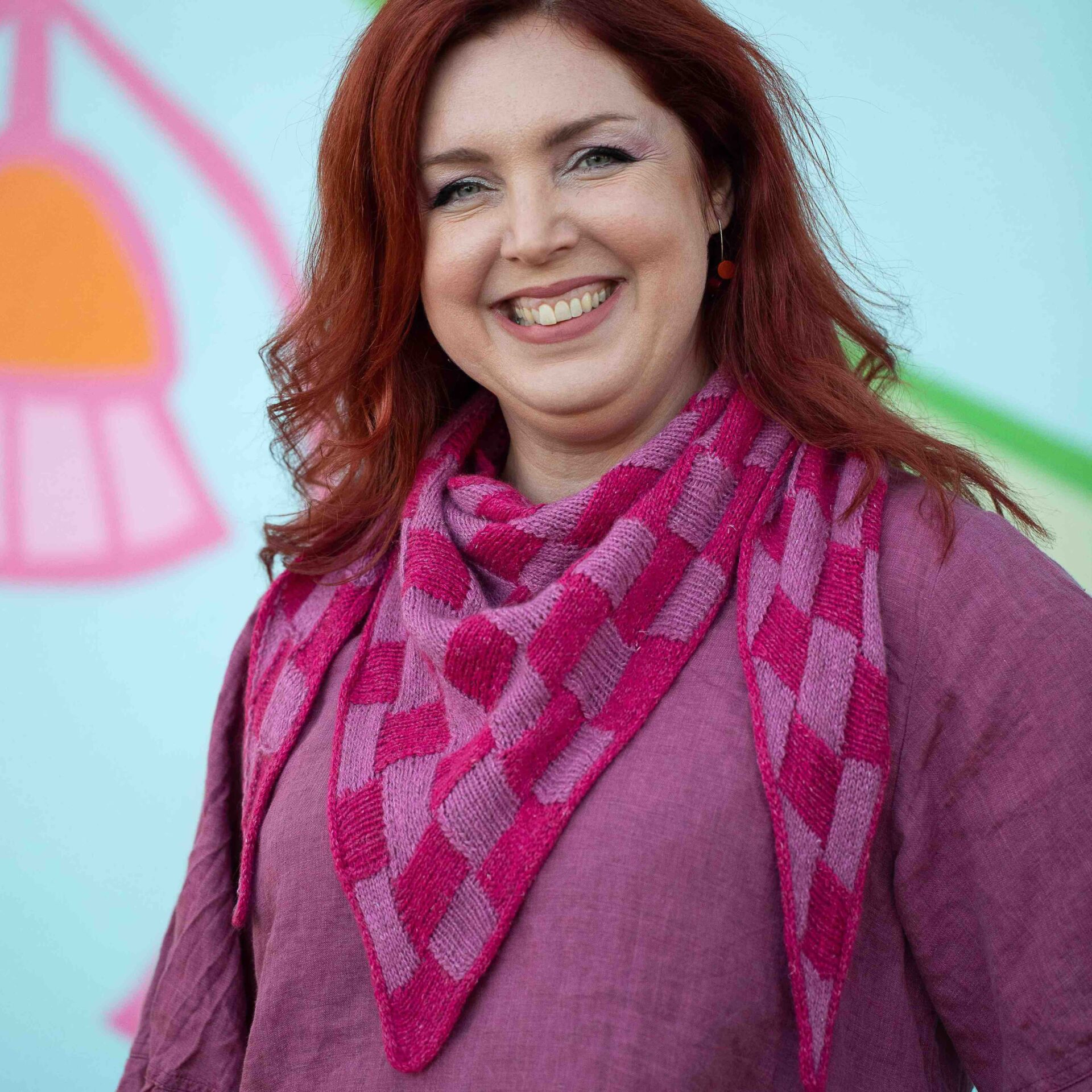 Expand shawl, an Entrelac knitting project by Pru Raymond, knit with Fior di Lino yarn.