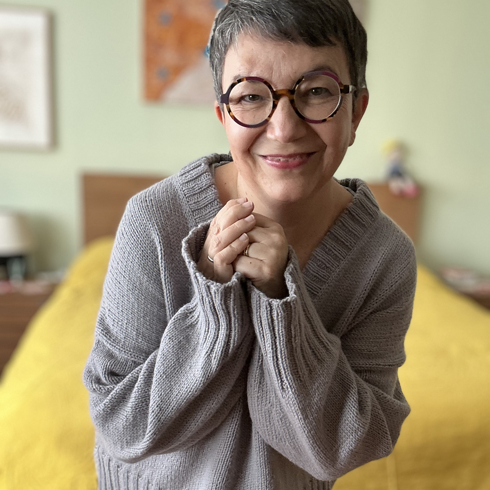 MYAK_HARLOW V NECK_CAIDREE