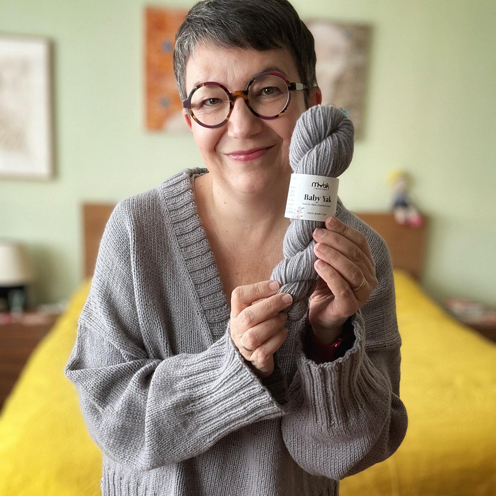 MYAK_HARLOW V NECK_CAIDREE_02