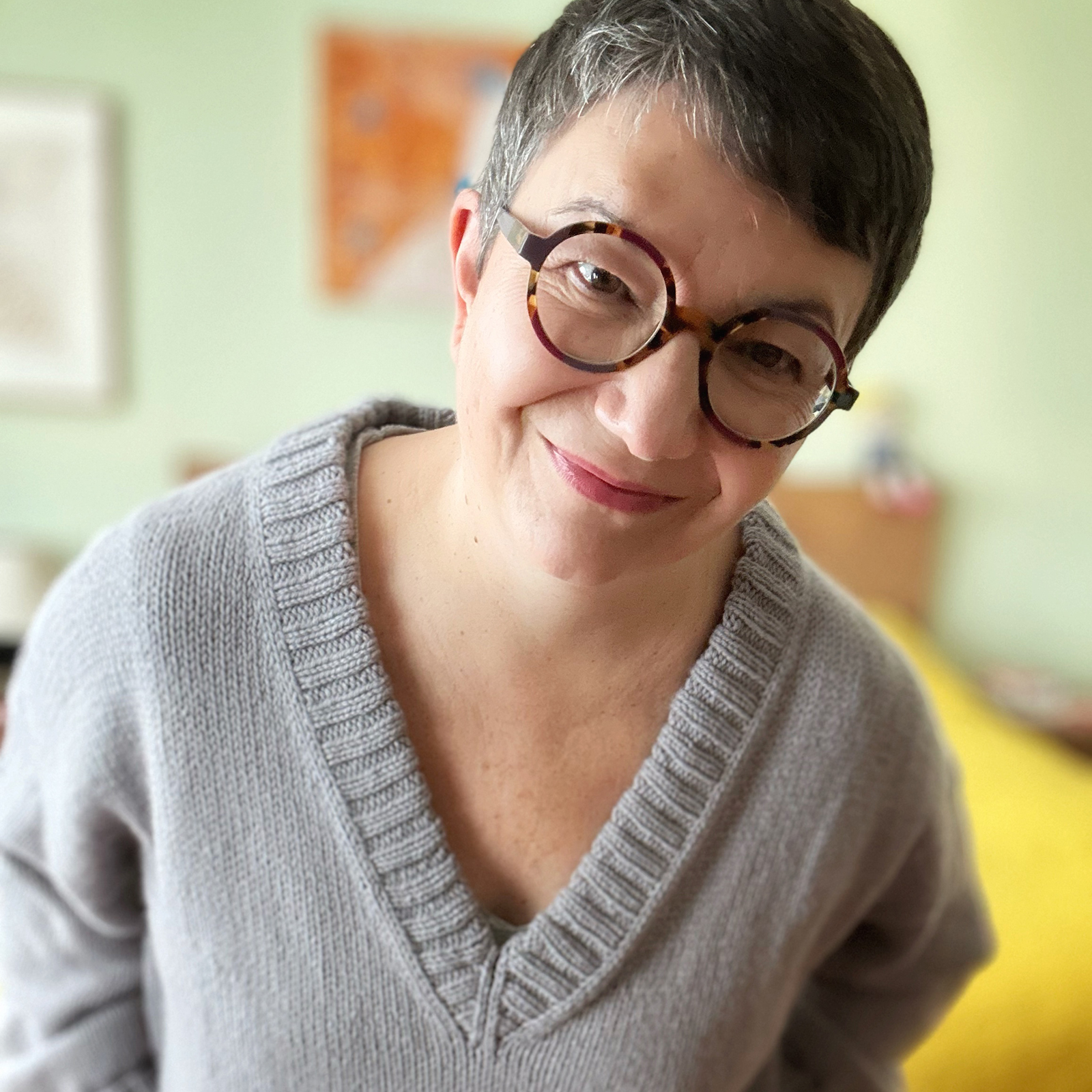 MYAK_HARLOW V NECK_CAIDREE_03